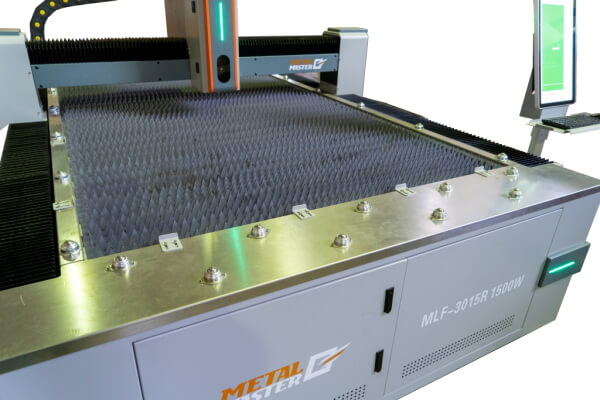 Оптоволоконный лазер Metal Master MLF-3015R 3000W (С автофокусом)