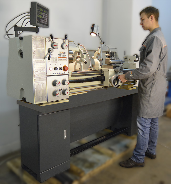 Универсальный токарно-винторезный станок MetalMaster X32100 Универсальный токарно-винторезный станок MetalMaster X32100