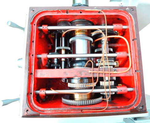 Универсальный токарно-винторезный станок MetalMaster Z46100 DRO RFS