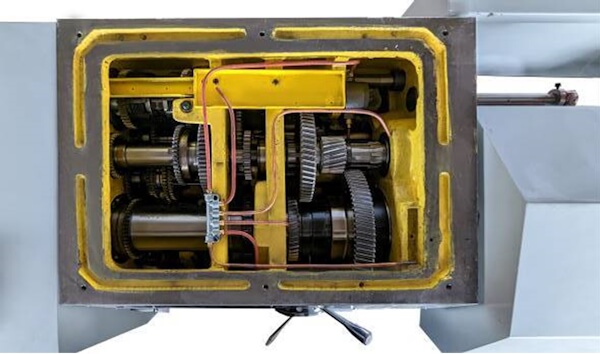 Токарно-винторезный станок Metal Master ZM 66300 DRO RFS