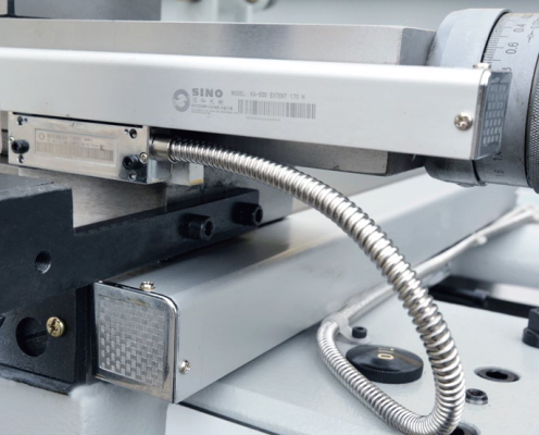 Универсальный токарно-винторезный станок MetalMaster Z46150 DRO RFS